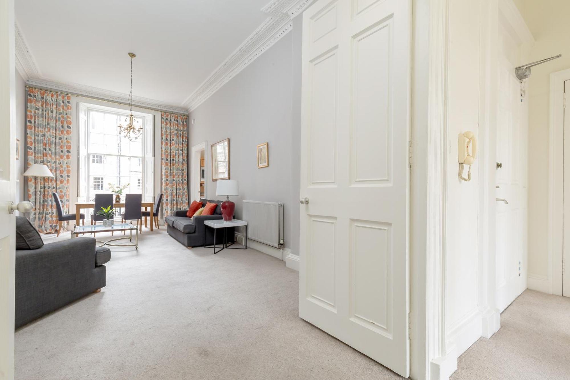 Light And Spacious 2 Bedroom Flat In Heart Of เอดินบะระ ภายนอก รูปภาพ